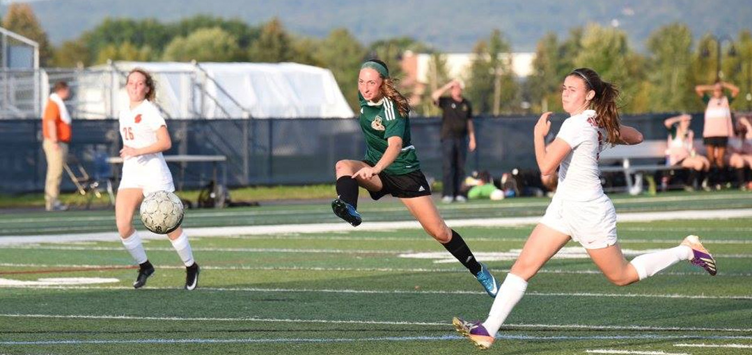 Women's Soccer Win the Barkeaters Cup